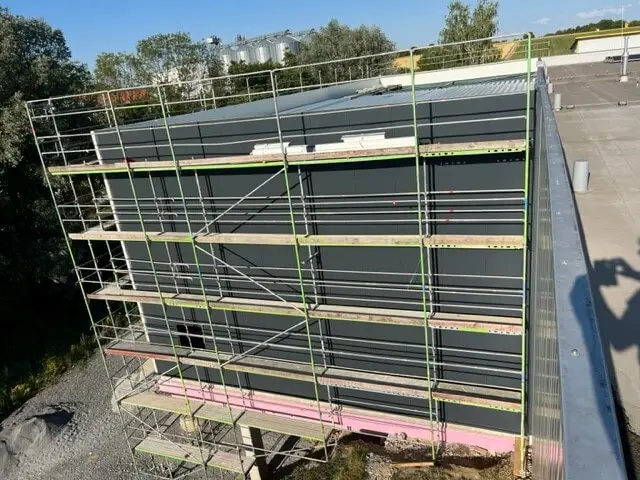 20230706 1 Montage Wand-Sandwichblech