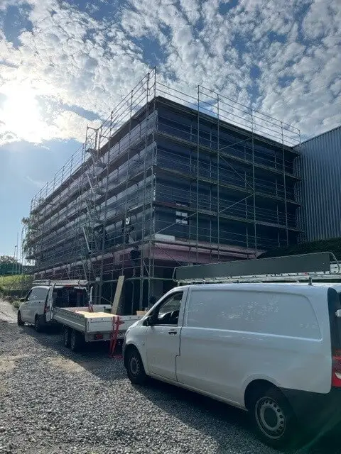 20230816 2 Sockelverkleidung